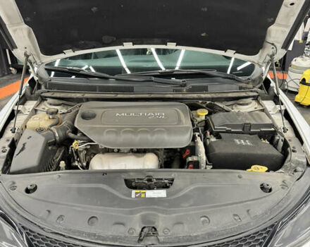 Белый Крайслер 200, объемом двигателя 2.36 л и пробегом 231 тыс. км за 7599 $, фото 16 на Automoto.ua