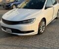 Белый Крайслер 200, объемом двигателя 2.36 л и пробегом 152 тыс. км за 9450 $, фото 1 на Automoto.ua