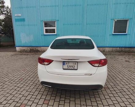 Белый Крайслер 200, объемом двигателя 2.36 л и пробегом 152 тыс. км за 9450 $, фото 5 на Automoto.ua