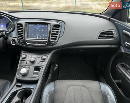 Белый Крайслер 200, объемом двигателя 3.6 л и пробегом 204 тыс. км за 10900 $, фото 24 на Automoto.ua