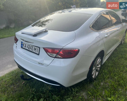 Белый Крайслер 200, объемом двигателя 2.36 л и пробегом 289 тыс. км за 9500 $, фото 7 на Automoto.ua