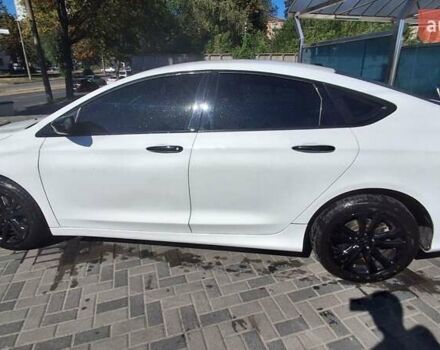 Білий Крайслер 200, об'ємом двигуна 2.36 л та пробігом 159 тис. км за 7200 $, фото 5 на Automoto.ua