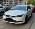 Белый Крайслер 200, объемом двигателя 2.4 л и пробегом 160 тыс. км за 11000 $, фото 1 на Automoto.ua