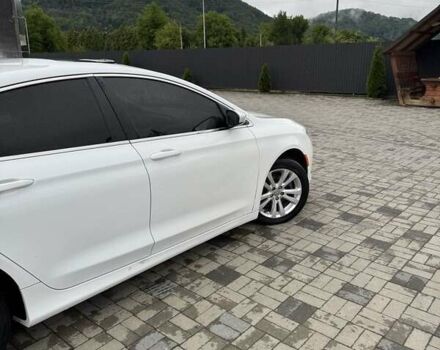 Білий Крайслер 200, об'ємом двигуна 2.4 л та пробігом 180 тис. км за 8300 $, фото 2 на Automoto.ua