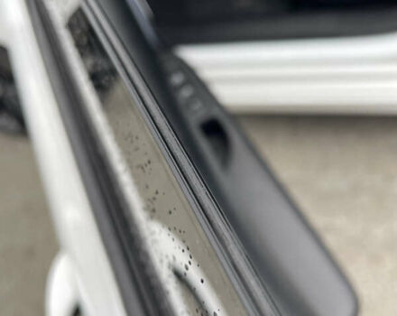 Білий Крайслер 200, об'ємом двигуна 3.61 л та пробігом 186 тис. км за 10600 $, фото 16 на Automoto.ua