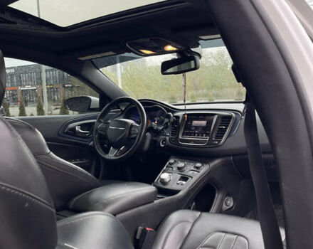 Білий Крайслер 200, об'ємом двигуна 3.61 л та пробігом 186 тис. км за 10600 $, фото 13 на Automoto.ua