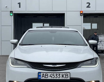 Білий Крайслер 200, об'ємом двигуна 3.61 л та пробігом 186 тис. км за 10600 $, фото 9 на Automoto.ua