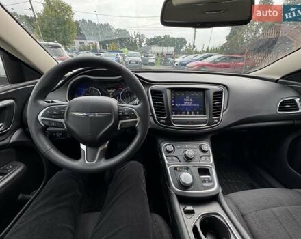 Білий Крайслер 200, об'ємом двигуна 2.4 л та пробігом 101 тис. км за 9500 $, фото 26 на Automoto.ua