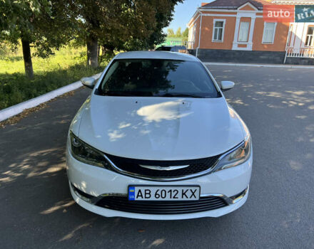 Білий Крайслер 200, об'ємом двигуна 2.4 л та пробігом 101 тис. км за 11200 $, фото 1 на Automoto.ua