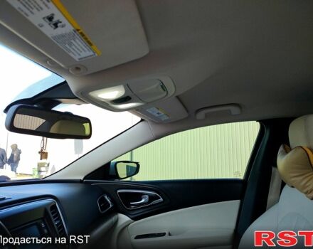 Белый Крайслер 200, объемом двигателя 2.4 л и пробегом 125 тыс. км за 9500 $, фото 4 на Automoto.ua