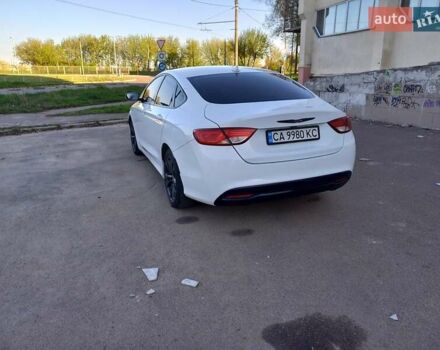 Белый Крайслер 200, объемом двигателя 2.36 л и пробегом 122 тыс. км за 11700 $, фото 24 на Automoto.ua