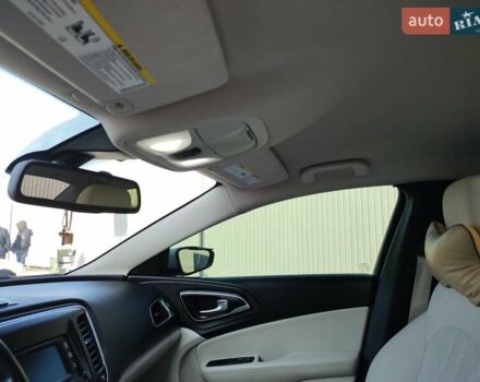 Белый Крайслер 200, объемом двигателя 2.4 л и пробегом 125 тыс. км за 9500 $, фото 7 на Automoto.ua