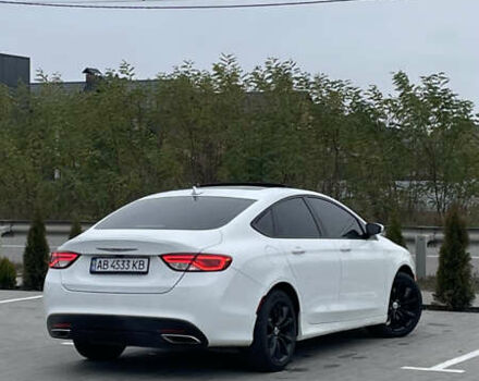 Білий Крайслер 200, об'ємом двигуна 3.61 л та пробігом 186 тис. км за 10600 $, фото 3 на Automoto.ua