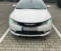 Белый Крайслер 200, объемом двигателя 2.36 л и пробегом 87 тыс. км за 11000 $, фото 1 на Automoto.ua