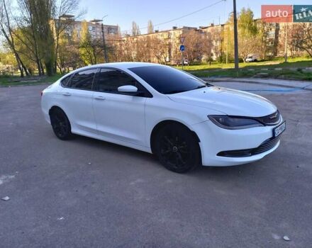 Белый Крайслер 200, объемом двигателя 2.36 л и пробегом 122 тыс. км за 11700 $, фото 19 на Automoto.ua