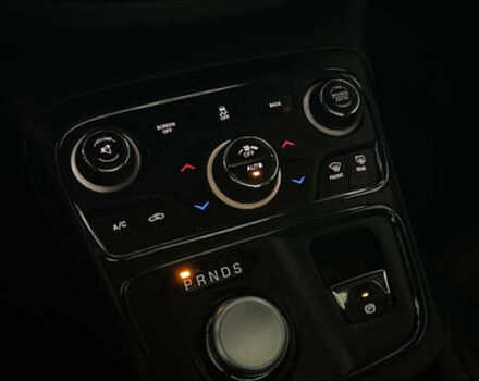 Білий Крайслер 200, об'ємом двигуна 3.61 л та пробігом 186 тис. км за 10600 $, фото 15 на Automoto.ua