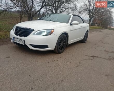 Білий Крайслер 200, об'ємом двигуна 2.4 л та пробігом 263 тис. км за 6300 $, фото 1 на Automoto.ua