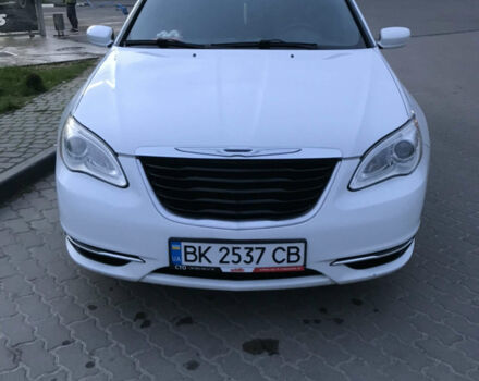 Білий Крайслер 200, об'ємом двигуна 2.4 л та пробігом 121 тис. км за 7599 $, фото 1 на Automoto.ua