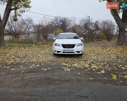 Белый Крайслер 200, объемом двигателя 2.4 л и пробегом 124 тыс. км за 8000 $, фото 1 на Automoto.ua