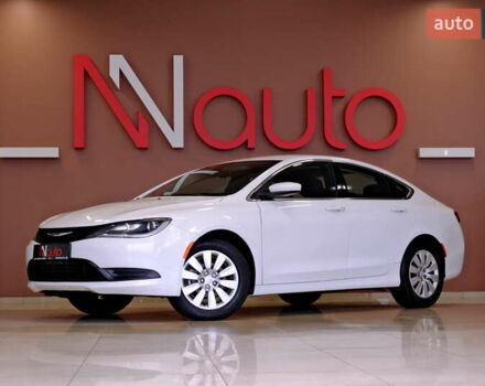 Білий Крайслер 200, об'ємом двигуна 2.4 л та пробігом 111 тис. км за 8900 $, фото 1 на Automoto.ua