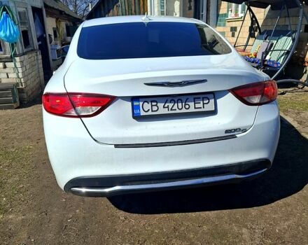 Білий Крайслер 200, об'ємом двигуна 2.4 л та пробігом 270 тис. км за 10000 $, фото 1 на Automoto.ua