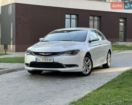 Білий Крайслер 200, об'ємом двигуна 2.4 л та пробігом 230 тис. км за 6300 $, фото 1 на Automoto.ua