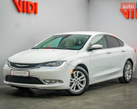 Белый Крайслер 200, объемом двигателя 2.4 л и пробегом 132 тыс. км за 9688 $, фото 1 на Automoto.ua