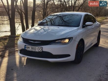Білий Крайслер 200, об'ємом двигуна 2.4 л та пробігом 279 тис. км за 7500 $, фото 1 на Automoto.ua