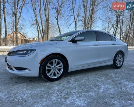 Білий Крайслер 200, об'ємом двигуна 2.4 л та пробігом 135 тис. км за 12000 $, фото 1 на Automoto.ua