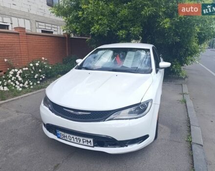 Белый Крайслер 200, объемом двигателя 2.36 л и пробегом 232 тыс. км за 6700 $, фото 1 на Automoto.ua