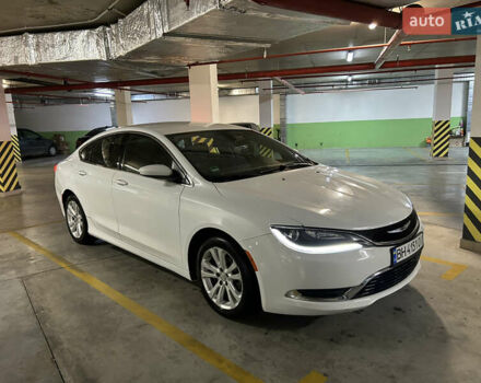 Білий Крайслер 200, об'ємом двигуна 2.36 л та пробігом 280 тис. км за 8000 $, фото 1 на Automoto.ua