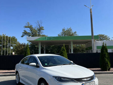 Белый Крайслер 200, объемом двигателя 2.36 л и пробегом 258 тыс. км за 7900 $, фото 1 на Automoto.ua