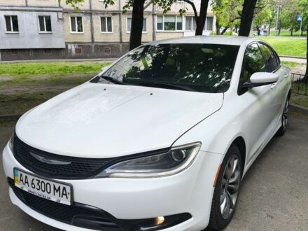 Крайслер 200 2015 в Киеве на Automoto.ua Белый Крайслер 200, объемом двигателя 2.4 л и пробегом 185 тыс. км за 9839 $, фото 1 на Automoto.ua