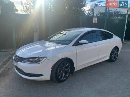 Білий Крайслер 200, об'ємом двигуна 2.4 л та пробігом 130 тис. км за 11500 $, фото 1 на Automoto.ua