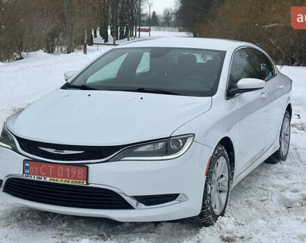 Білий Крайслер 200, об'ємом двигуна 2.4 л та пробігом 211 тис. км за 10200 $, фото 1 на Automoto.ua