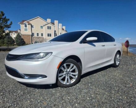 Білий Крайслер 200, об'ємом двигуна 2.4 л та пробігом 79 тис. км за 1100 $, фото 1 на Automoto.ua