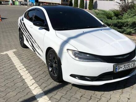Крайслер 200 2015 у Одесі на Automoto.ua Білий Крайслер 200, об'ємом двигуна 2.36 л та пробігом 151 тис. км за 10000 $, фото 1 на Automoto.ua