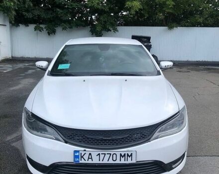 Белый Крайслер 200, объемом двигателя 2.36 л и пробегом 380 тыс. км за 6300 $, фото 1 на Automoto.ua