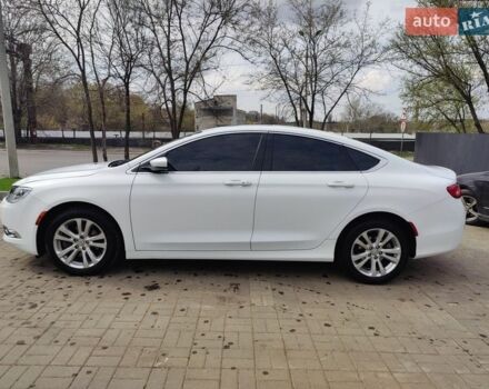 Белый Крайслер 200, объемом двигателя 2.4 л и пробегом 72 тыс. км за 12200 $, фото 1 на Automoto.ua