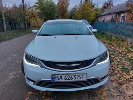 Крайслер 200 2015 в Александрие на Automoto.ua Белый Крайслер 200, объемом двигателя 2.4 л и пробегом 170 тыс. км за 11500 $, фото 1 на Automoto.ua