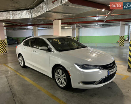 Білий Крайслер 200, об'ємом двигуна 2.36 л та пробігом 280 тис. км за 8000 $, фото 1 на Automoto.ua