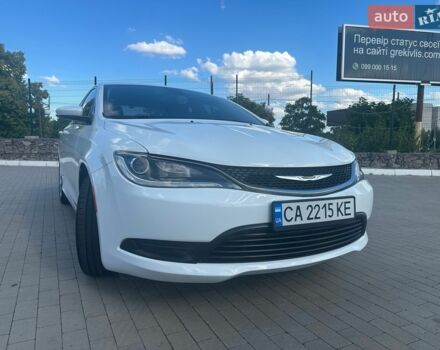 Белый Крайслер 200, объемом двигателя 2.36 л и пробегом 139 тыс. км за 11200 $, фото 1 на Automoto.ua