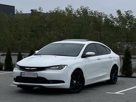 Белый Крайслер 200, объемом двигателя 3.61 л и пробегом 186 тыс. км за 10600 $, фото 1 на Automoto.ua