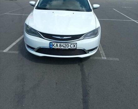 Білий Крайслер 200, об'ємом двигуна 2.36 л та пробігом 178 тис. км за 11200 $, фото 1 на Automoto.ua