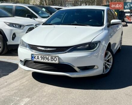 Белый Крайслер 200, объемом двигателя 2.4 л и пробегом 169 тыс. км за 10700 $, фото 1 на Automoto.ua