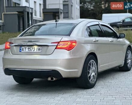 Бежевый Крайслер 200, объемом двигателя 2.4 л и пробегом 85 тыс. км за 8555 $, фото 1 на Automoto.ua