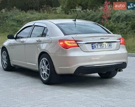 Бежевый Крайслер 200, объемом двигателя 2.4 л и пробегом 85 тыс. км за 8555 $, фото 4 на Automoto.ua