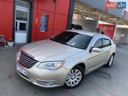 Крайслер 200 2014 у Калуше на Automoto.ua Бежевий Крайслер 200, об'ємом двигуна 2.36 л та пробігом 140 тис. км за 8555 $, фото 1 на Automoto.ua