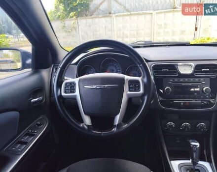 Черный Крайслер 200, объемом двигателя 3.61 л и пробегом 280 тыс. км за 7500 $, фото 19 на Automoto.ua