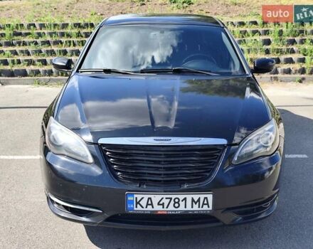 Черный Крайслер 200, объемом двигателя 3.61 л и пробегом 280 тыс. км за 7500 $, фото 13 на Automoto.ua